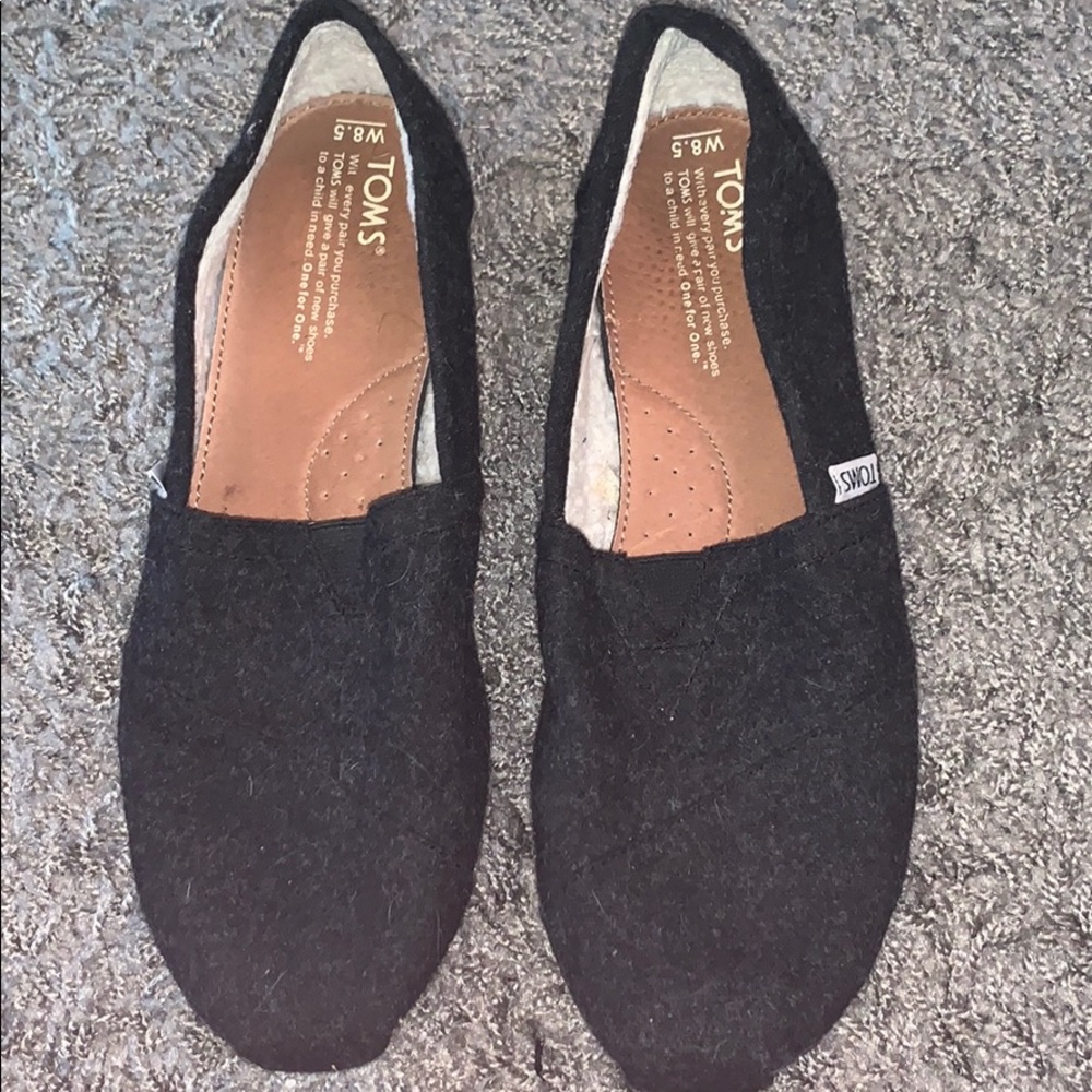 Insulated TOMS slip ons